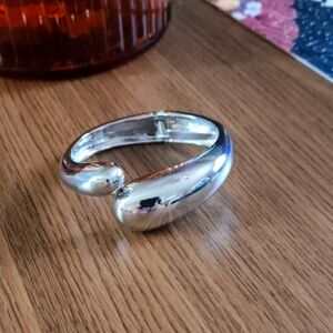 Sophisticated Silver Bracelet with Minimalist Design